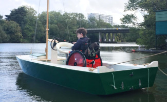 Bateau fluvial accessible PMR